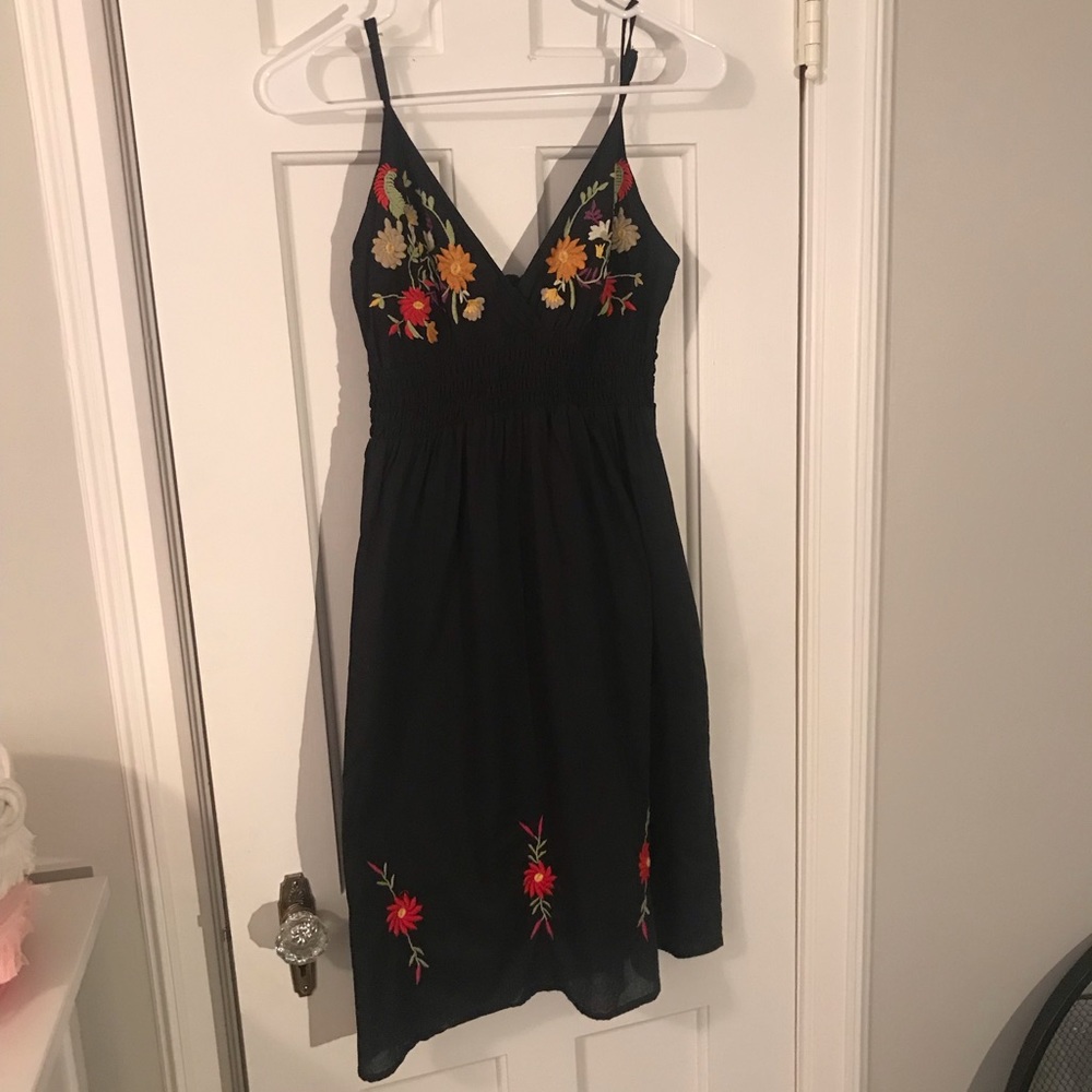 Adorable summer dress or swim coverup.